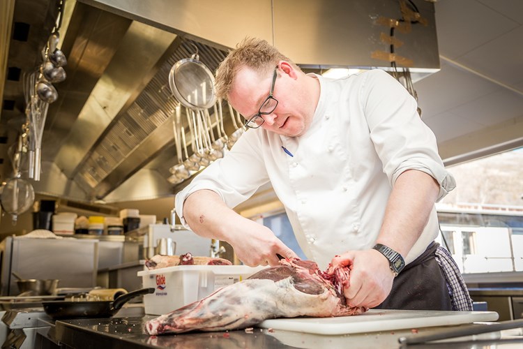 Chef Bjørn Ekerbakke is preparing the dinner at Bessheim. Bessheim serves home made, traditional Norwegian dinner from an a la carte menu.